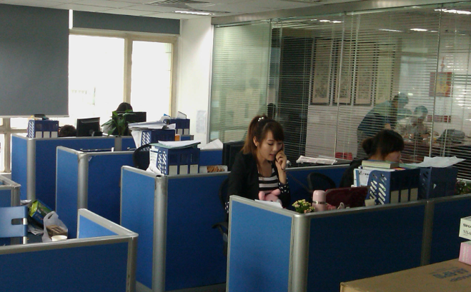 广东梵致家具有限公司解读：全屋家具定制行业最新环保政策与板材标准
