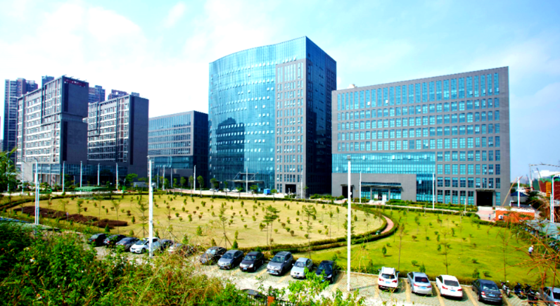 家具贸易供货模式对比：批发直供与定制代工在交期成本上的取舍